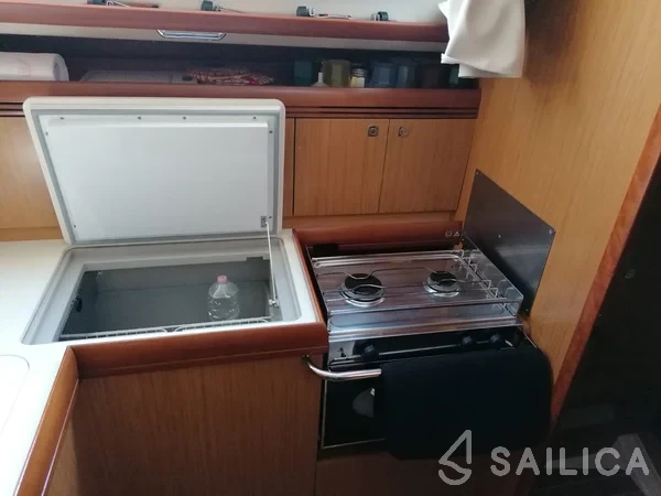 Sun Odyssey 39i - Yacht Charter Sailica