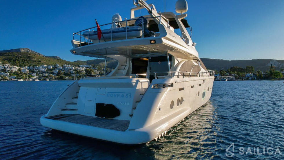 Azimut 75 Flybridge - Yacht Charter Sailica