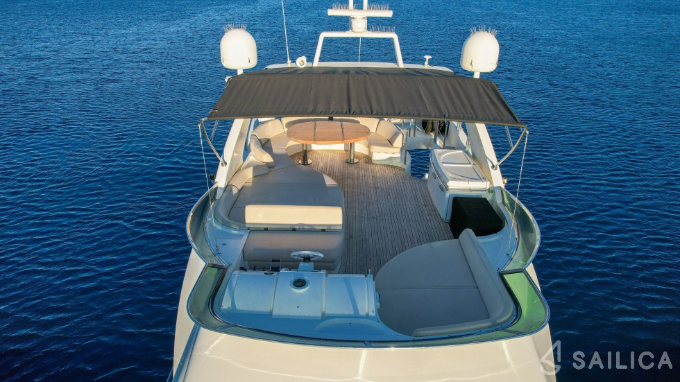Azimut 75 Flybridge - Yacht Charter Sailica