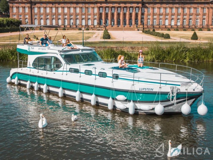 Estivale Octo Fly C - Yacht Charter Sailica