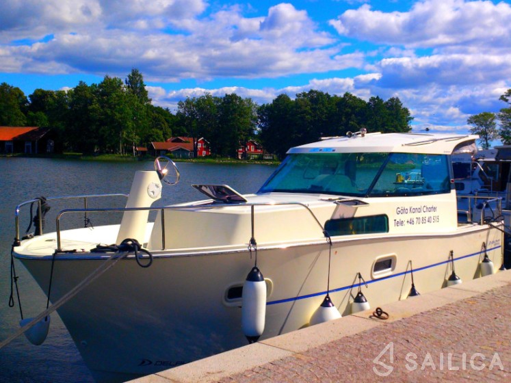Delphia Escape 800 - Yacht Charter Sailica