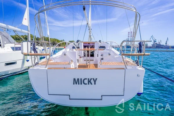 Elan Impression 40.1 - Yacht Charter Sailica