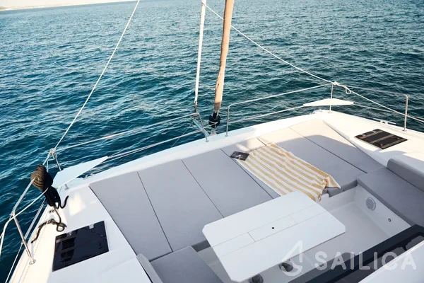 Bali 4.6 - Yacht Charter Sailica