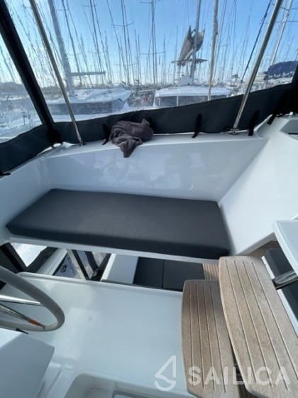 Astréa 42 - Photo #25 Astréa 42 - Yacht Charter Sailica