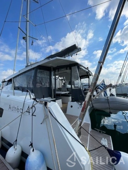 Astréa 42 - Photo #16 Astréa 42 - Yacht Charter Sailica