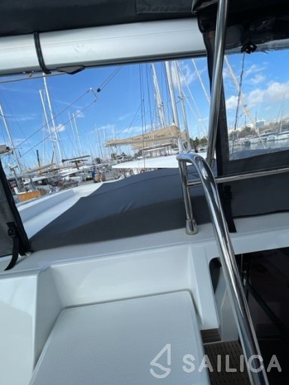 Astréa 42 - Photo #26 Astréa 42 - Yacht Charter Sailica