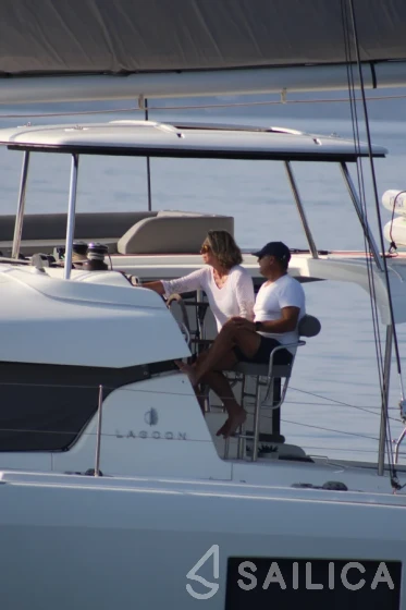 Lagoon 42 - Photo #93 Lagoon 42 - Yacht Charter Sailica