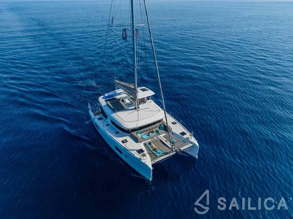 Lagoon 42 - Photo #104 Lagoon 42 - Yacht Charter Sailica