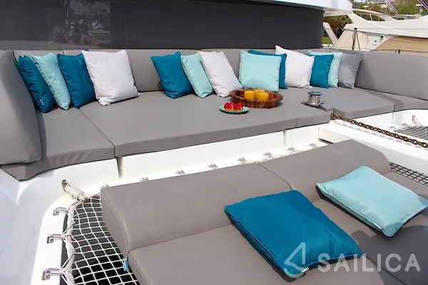 Lagoon 42 - Photo #111 Lagoon 42 - Yacht Charter Sailica