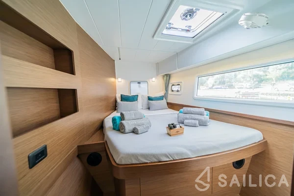 Lagoon 42 - Photo #99 Lagoon 42 - Yacht Charter Sailica