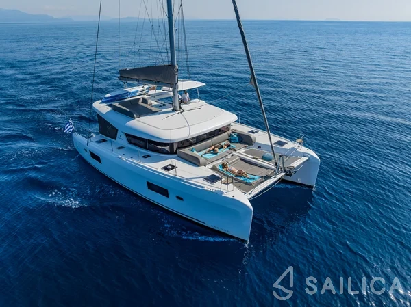 Lagoon 42 - Photo #94 Lagoon 42 - Yacht Charter Sailica