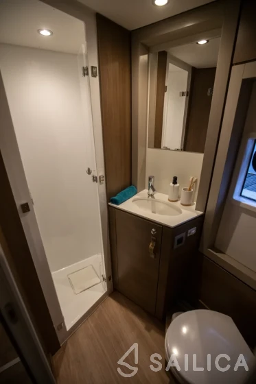 Bali 4.4 - Yacht Charter Sailica