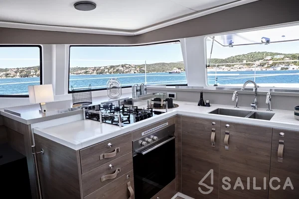 Bali 4.4 - Yacht Charter Sailica