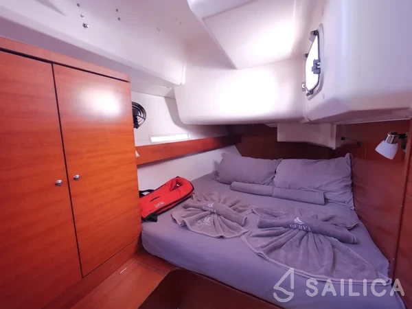 Dufour 445 GL - Yacht Charter Sailica