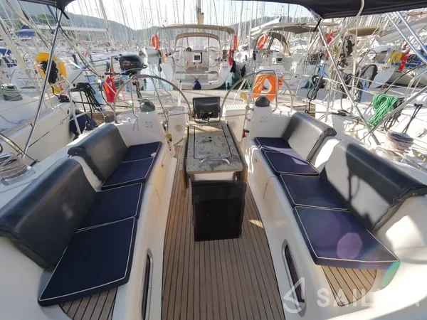 Bavaria 42 - Yacht Charter Sailica