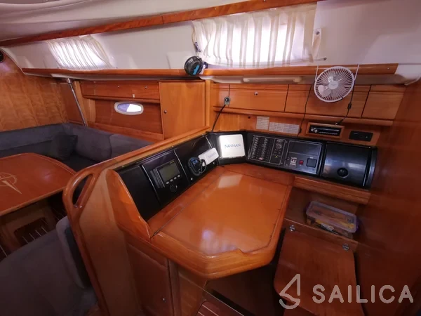 Bavaria 42 - Yacht Charter Sailica