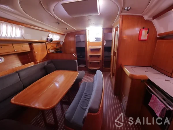 Bavaria 42 - Yacht Charter Sailica