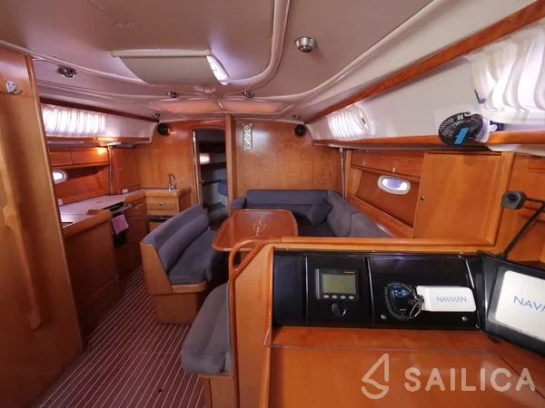 Bavaria 42 - Yacht Charter Sailica