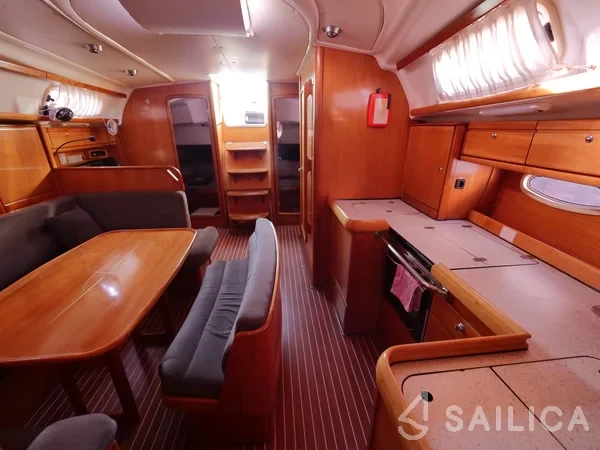 Bavaria 42 - Yacht Charter Sailica