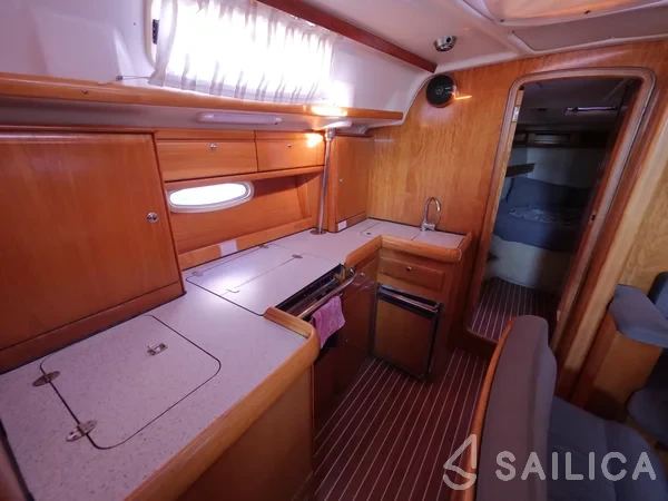 Bavaria 42 - Yacht Charter Sailica