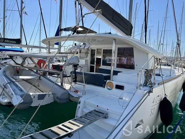 Lagoon 400 S2 - Yacht Charter Sailica