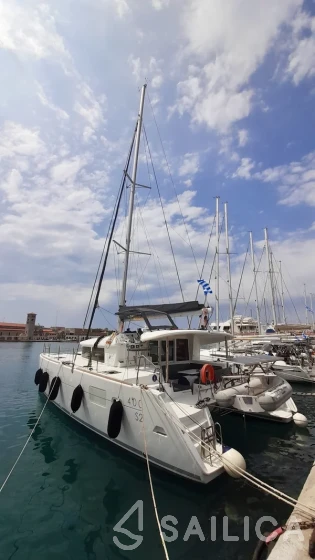 Lagoon 400 S2 - Yacht Charter Sailica