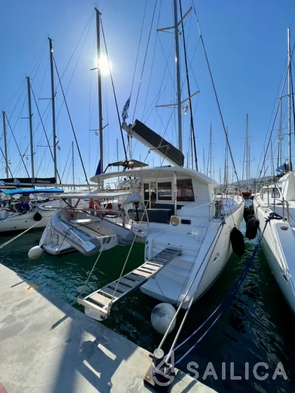 Lagoon 400 S2 - Yacht Charter Sailica