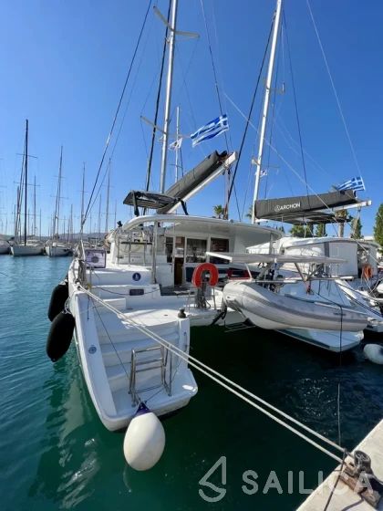 Lagoon 400 S2 - Yacht Charter Sailica