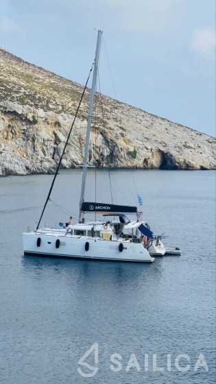 Lagoon 400 S2 - Yacht Charter Sailica