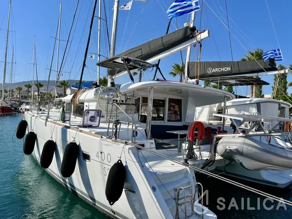 Lagoon 400 S2 - Yacht Charter Sailica