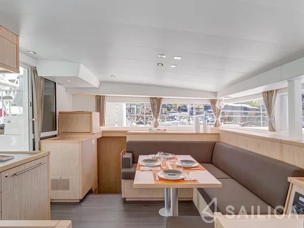 Lagoon 400 S2 - Yacht Charter Sailica