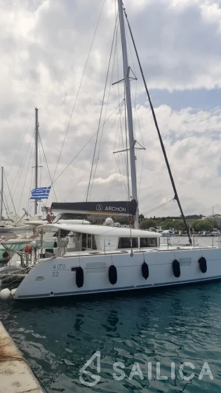 Lagoon 400 S2 - Yacht Charter Sailica