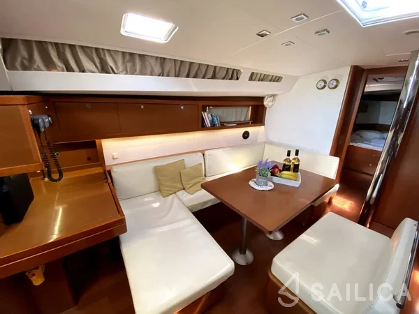 Oceanis 48 - Yacht Charter Sailica