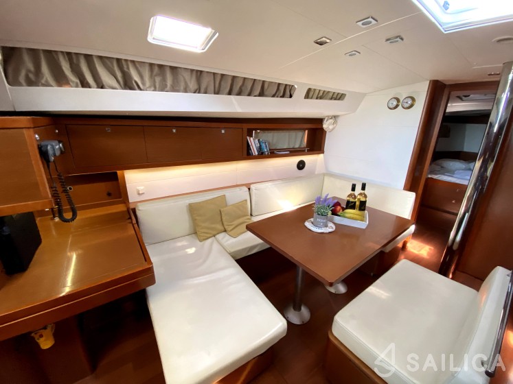 Oceanis 48 - Yacht Charter Sailica