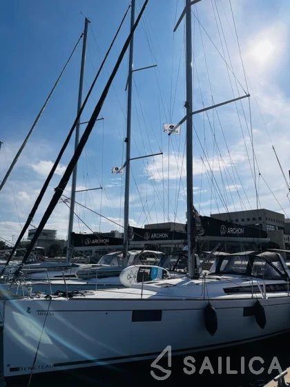 Oceanis 48 - Yacht Charter Sailica