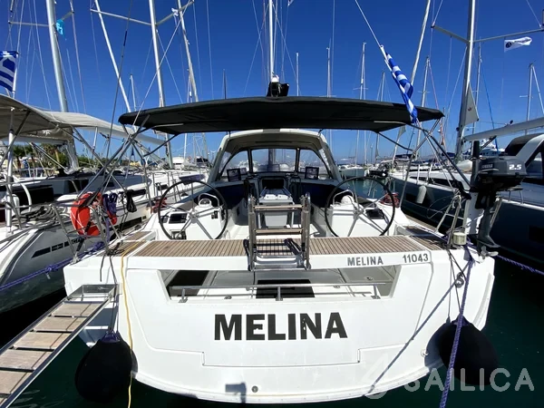 Oceanis 48 - Yacht Charter Sailica