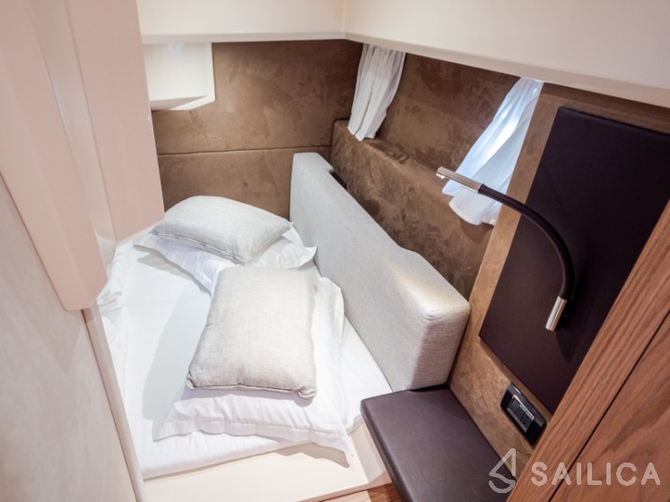 Sessa C35 - Yacht Charter Sailica