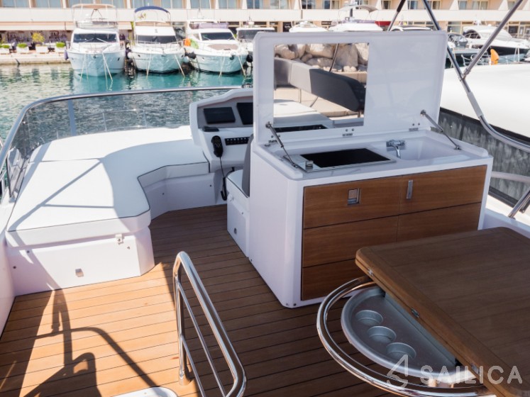 Sessa Fly 42 - 2 cab. - Yacht Charter Sailica