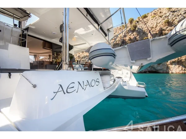 Lagoon 42 - Yacht Charter Sailica