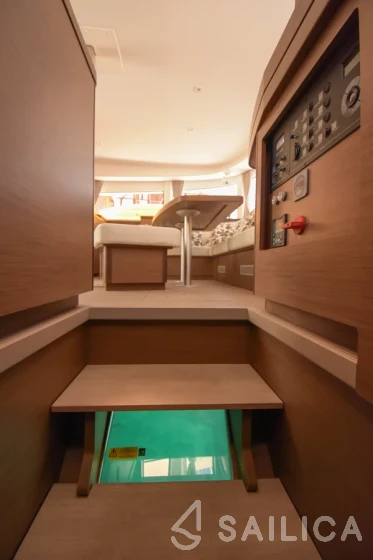 Lagoon 42 - Yacht Charter Sailica