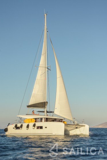 Lagoon 42 - Yacht Charter Sailica