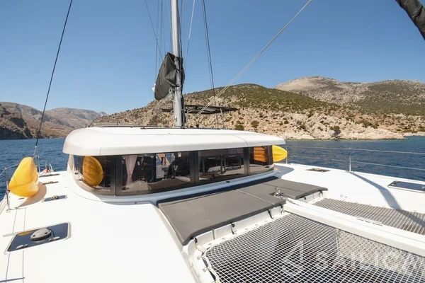 Lagoon 42 - Yacht Charter Sailica