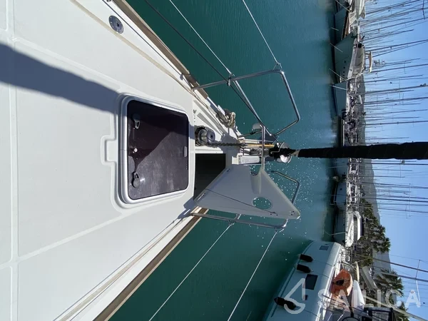 Oceanis 45 - Yacht Charter Sailica