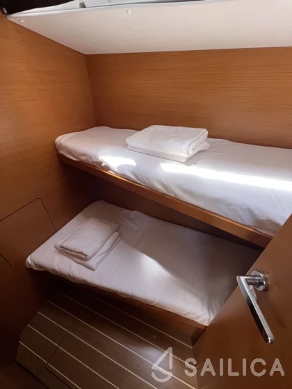 Sun Odyssey 509 - Yacht Charter Sailica