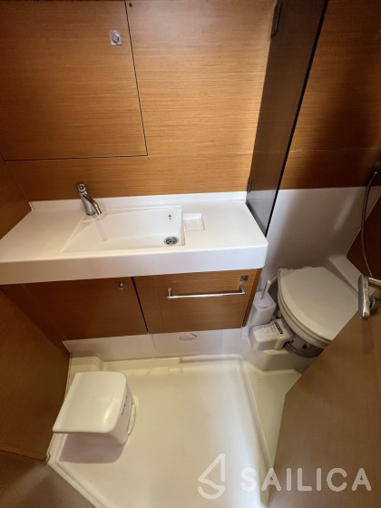 Sun Odyssey 509 - Yacht Charter Sailica