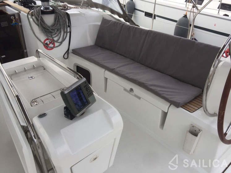 Sun Odyssey 509 - Yacht Charter Sailica