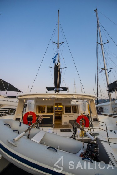 Lagoon 450  Flybridge - Yacht Charter Sailica
