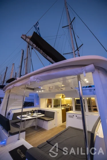 Lagoon 450  Flybridge - Yacht Charter Sailica