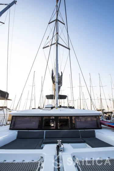 Lagoon 450  Flybridge - Yacht Charter Sailica