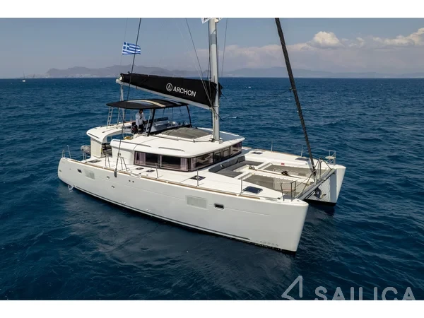 Lagoon 450  Flybridge - Yacht Charter Sailica